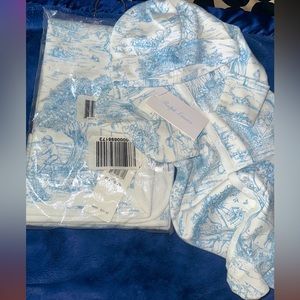 Ralph Lauren infants Oneis ,Hat & blanket.